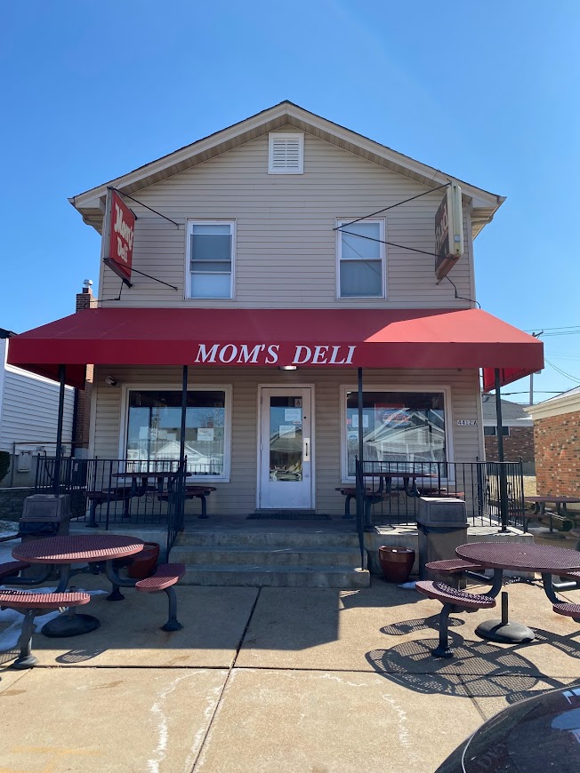Mom’s Deli